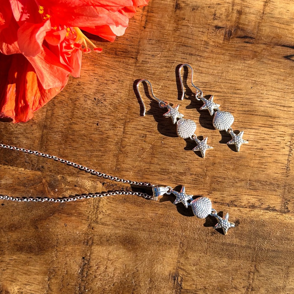 ✨Set of silver seashell necklace and earrings. Coastal style and no polishing.